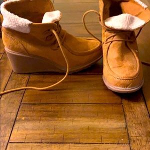 Wedge ankle boots , leather w/ rubber soles!